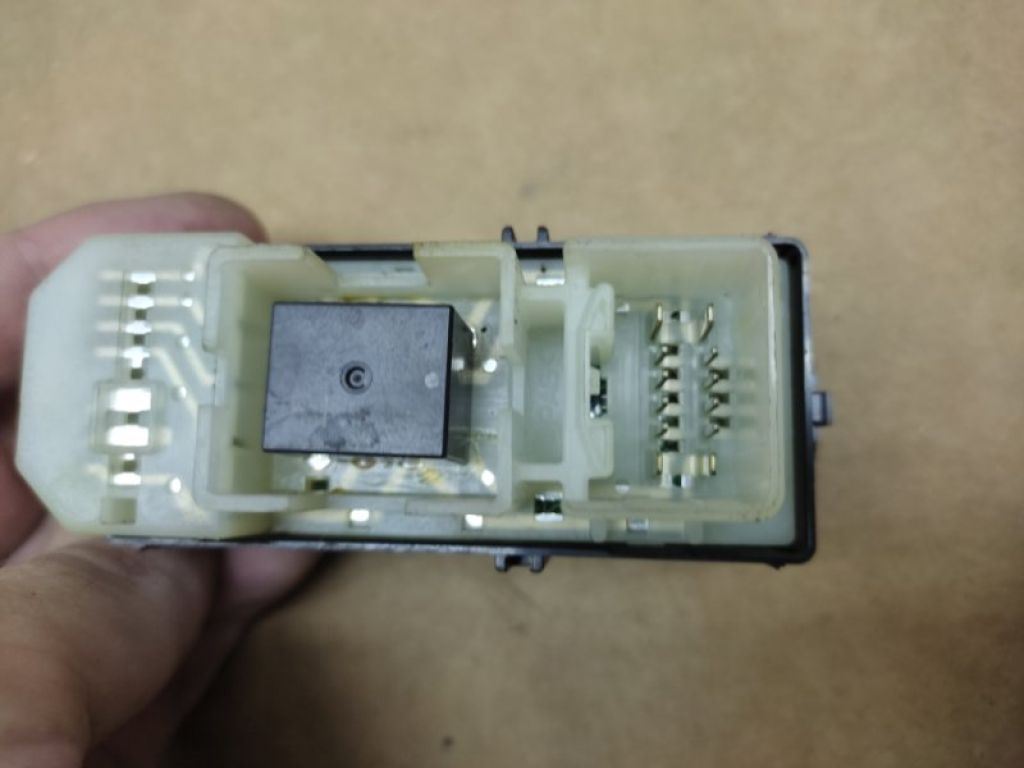 84030-53040 | Кнопка склопідіймача LEXUS IS250/350 05-13 - Фото 4