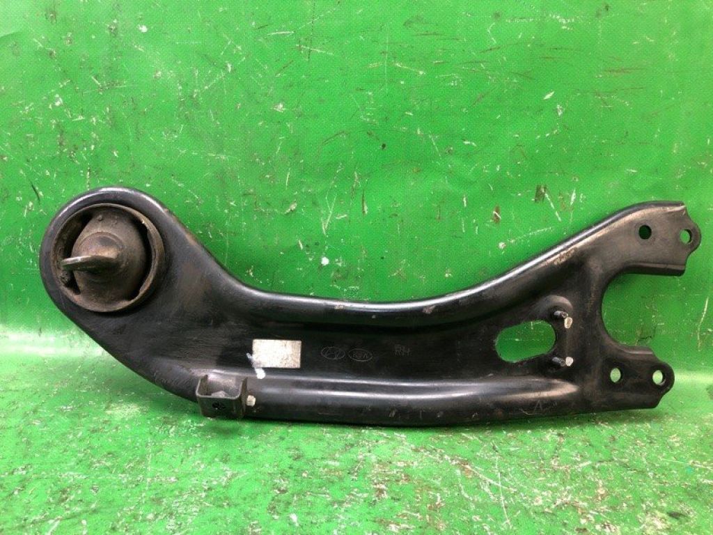 552803S000 | Важіль задньої підвіски поздовжній прав. HYUNDAI SONATA YF 10-14