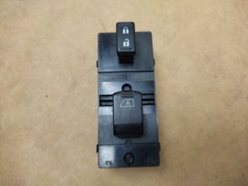 Кнопка стеклоподъемника передн. прав. INFINITI G25/G35/G37/Q40 06-14