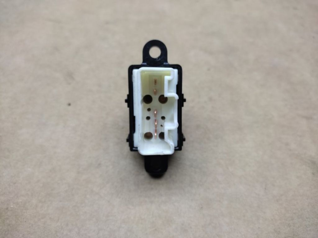 Кнопка склопідіймача MAZDA 6 GG 02-07 - Фото 3