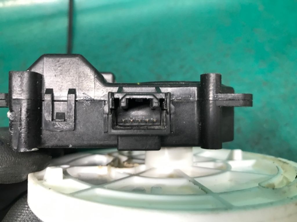 87106-33290 | Моторчик заслінки пічки LEXUS ES350 06-12 - Фото 4