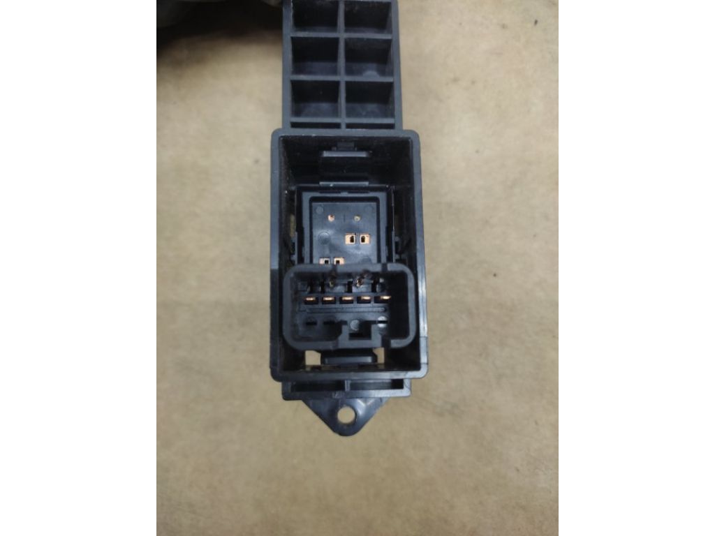 MR587792 | Кнопка стеклоподъемника MITSUBISHI OUTLANDER 03-07 - Фото 3