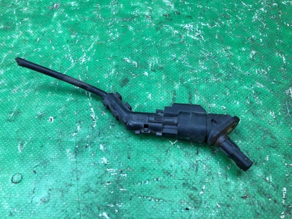 HV6Z-2C204-A | Датчик ABS передн. FORD FOCUS 10-18