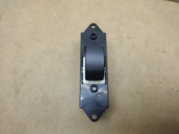 Кнопка стеклоподъемника задн. MITSUBISHI ASX / OUTLANDER SPORT 10-21