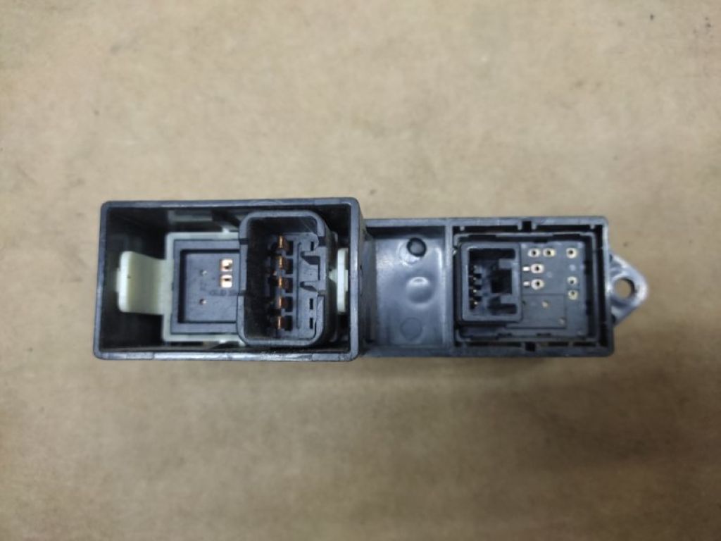 Кнопка склопідіймача MITSUBISHI ASX / OUTLANDER SPORT 10-21 - Фото 3