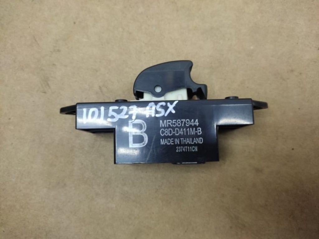 MR587944 | Кнопка стеклоподъемника MITSUBISHI ASX / OUTLANDER SPORT 10-21 - Фото 2