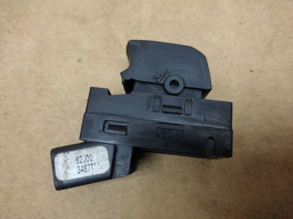 37995-62J00 | Кнопка склопідіймача задн. SUZUKI SX4 06-13 - Фото 2