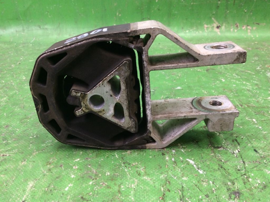 CV6Z-6068-A | Подушка двигуна нижня FORD FOCUS 10-18 - Фото 3