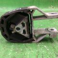 CV6Z-6068-A | Подушка двигуна нижня FORD FOCUS 10-18 - Прев'ю 3