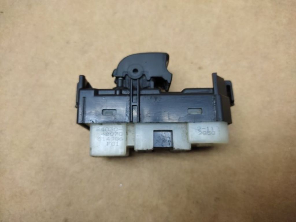7427048130 | Кнопка стеклоподъемника LEXUS RX300/330/350/400 03-09 - Фото 2