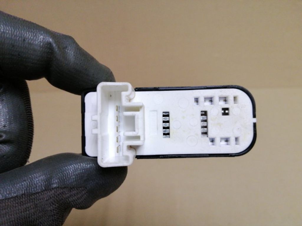 KD35-66-370A | Кнопка стеклоподъемника задн. лев. MAZDA CX-5 (KE) 11-17 - Фото 2