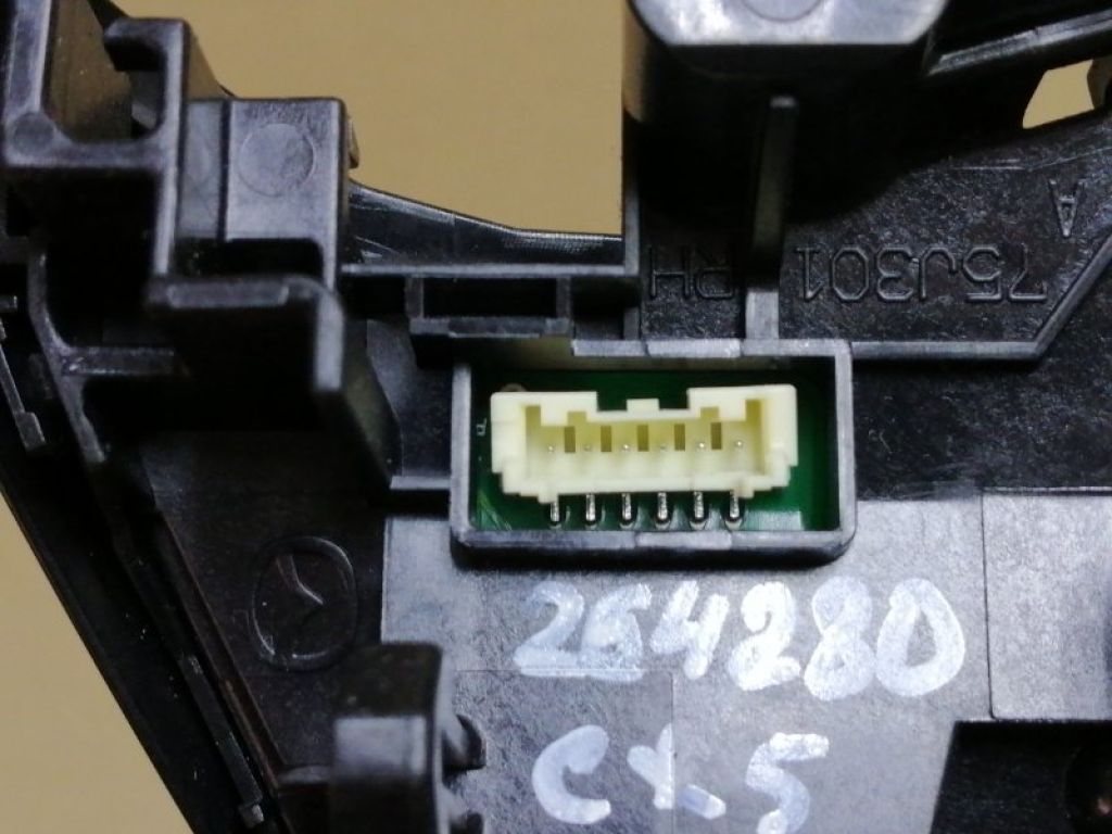 KD35-66-4M3 | Кнопки на руль прав. MAZDA CX-5 (KE) 11-17 - Фото 3