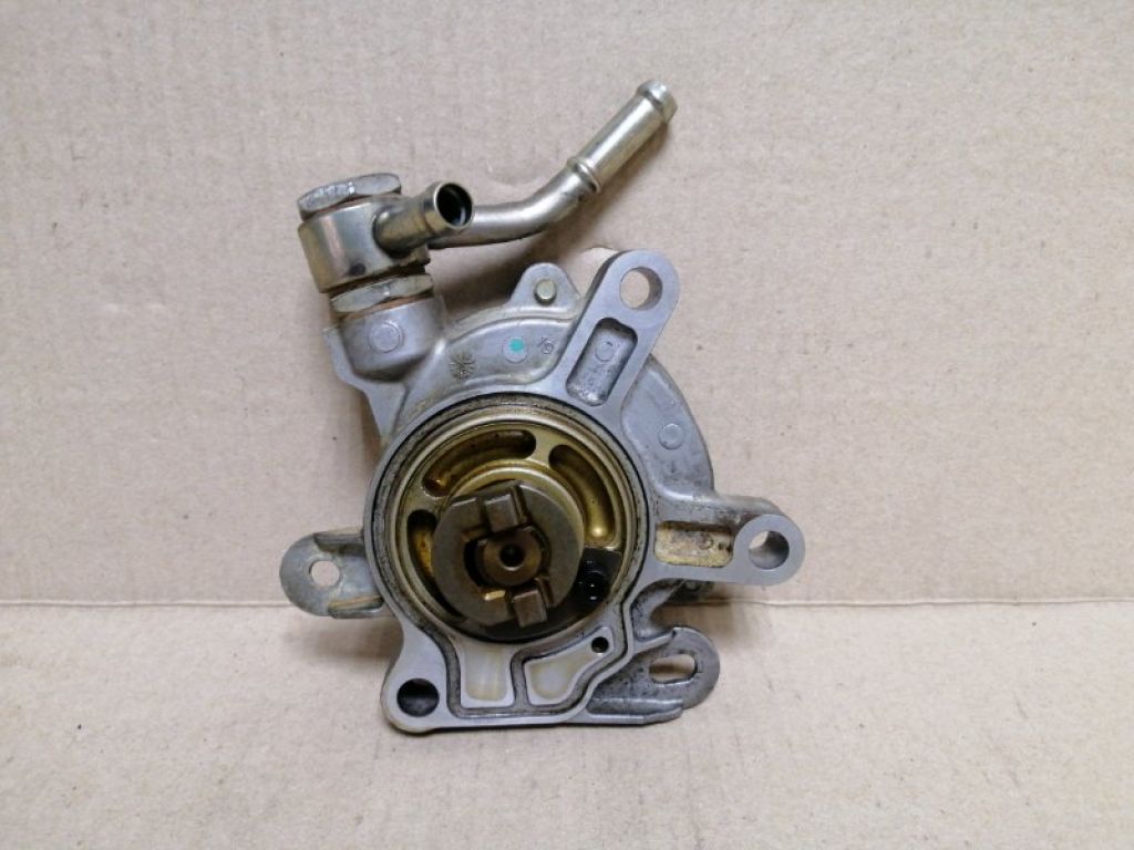 PE07-18-G00A | Вакуумний насос MAZDA CX-5 (KE) 11-17