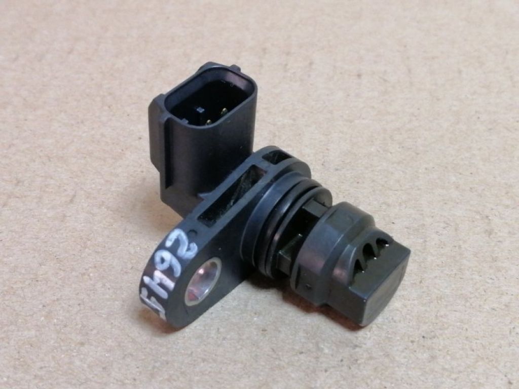 PE01-18-230 | Датчик положення распредвала MAZDA CX-5 (KE) 11-17