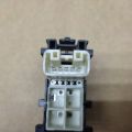 84810-52030 | Кнопка стеклоподъемника задн. прав. TOYOTA RAV4 05-12 - Превью 3