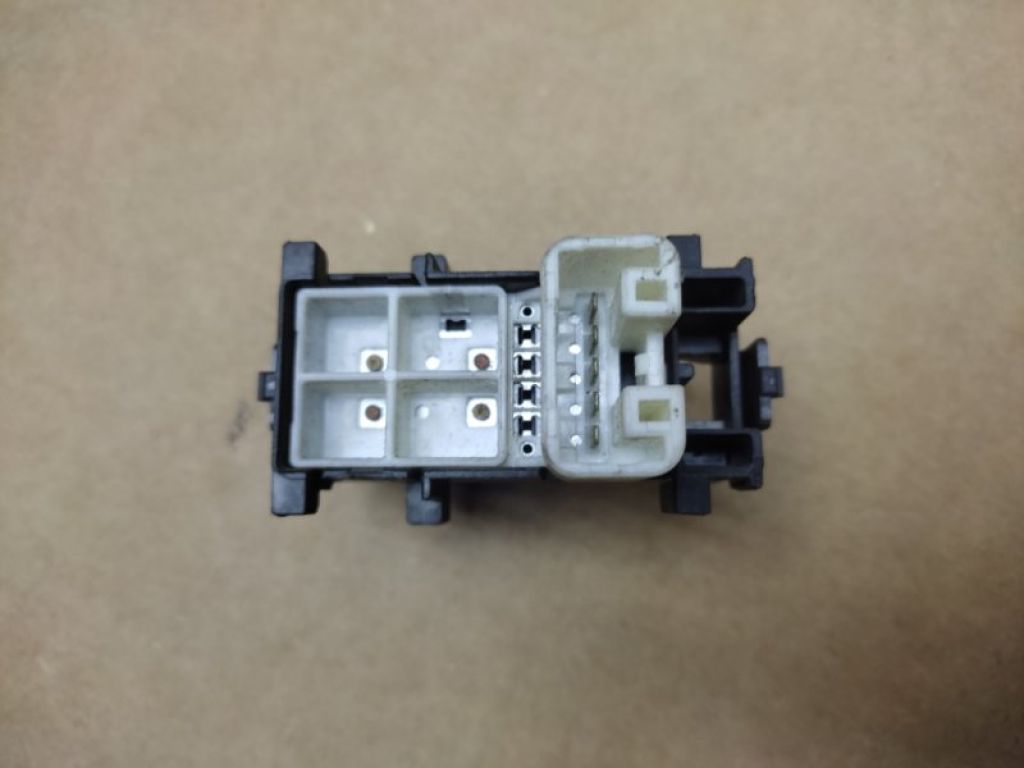 84810-52030 | Кнопка стеклоподъемника задн. прав. TOYOTA CAMRY 40 06-11 - Фото 3