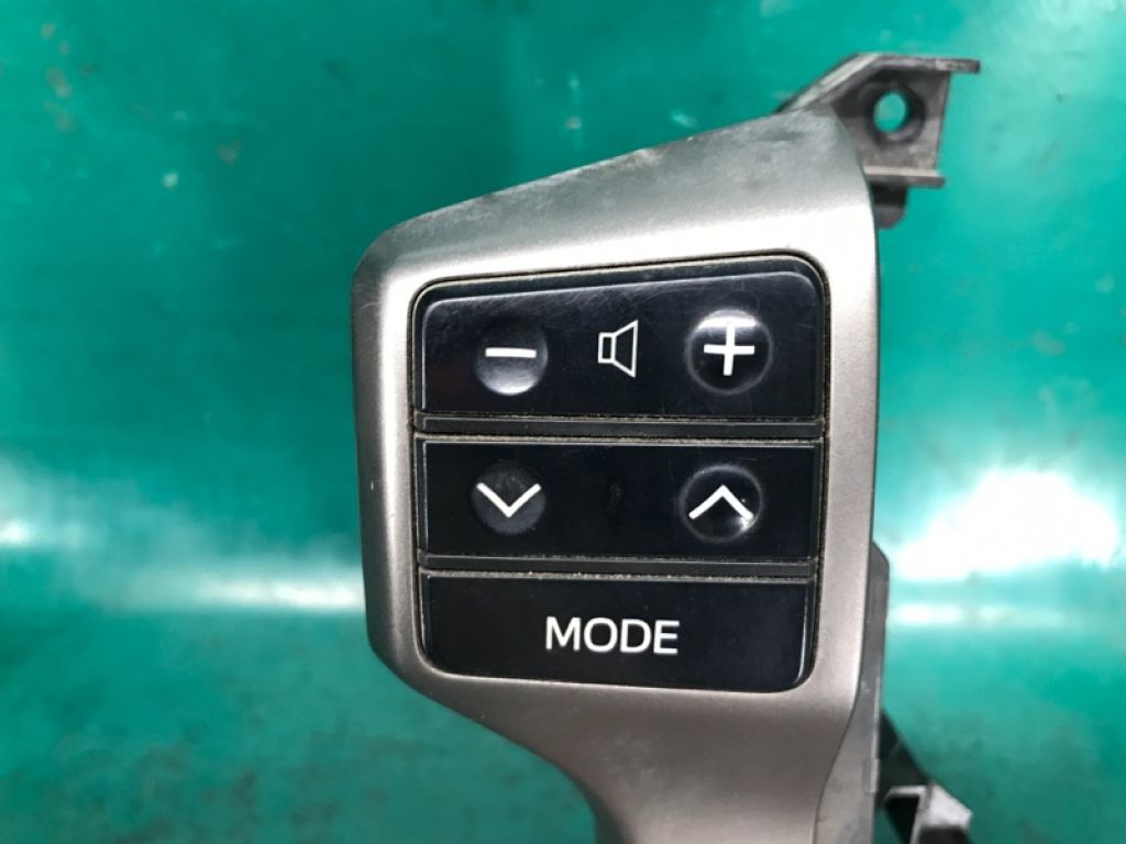 84250-60180-B0 | Кнопки руля TOYOTA LAND CRUISER PRADO 150 09-17 - Фото 4