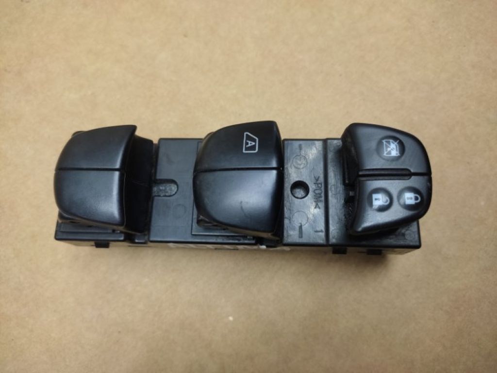 25401-3TA5A | Кнопка склопідіймача NISSAN ALTIMA L33 12-18