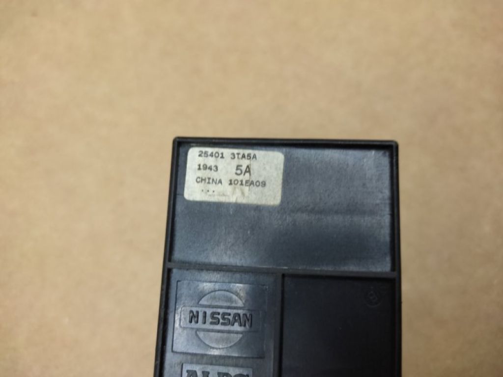 25401-3TA5A | Кнопка склопідіймача NISSAN ALTIMA L33 12-18 - Фото 4