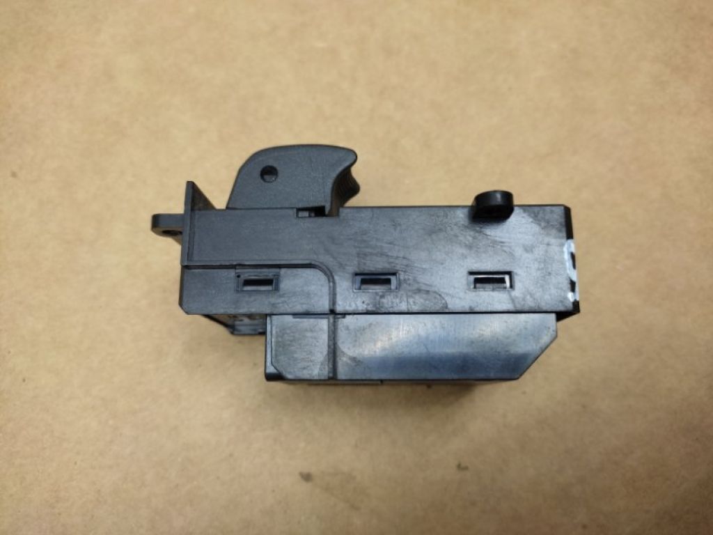 35770-STK-A01 | Кнопка склопідіймача задн. ACURA RDX 06-12 - Фото 2