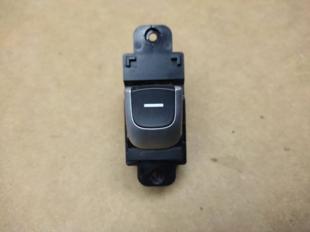 93590-D4000AK5 | Кнопка стеклоподъемника KIA OPTIMA JF 15-20