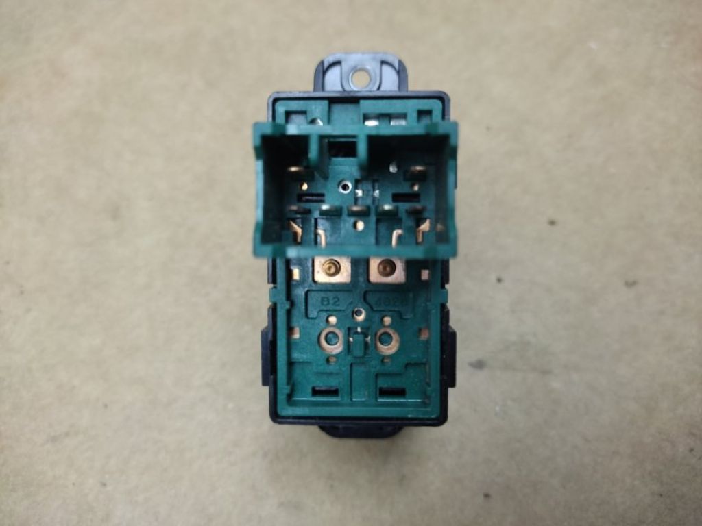 93590-D4000AK5 | Кнопка стеклоподъемника KIA OPTIMA JF 15-20 - Фото 3