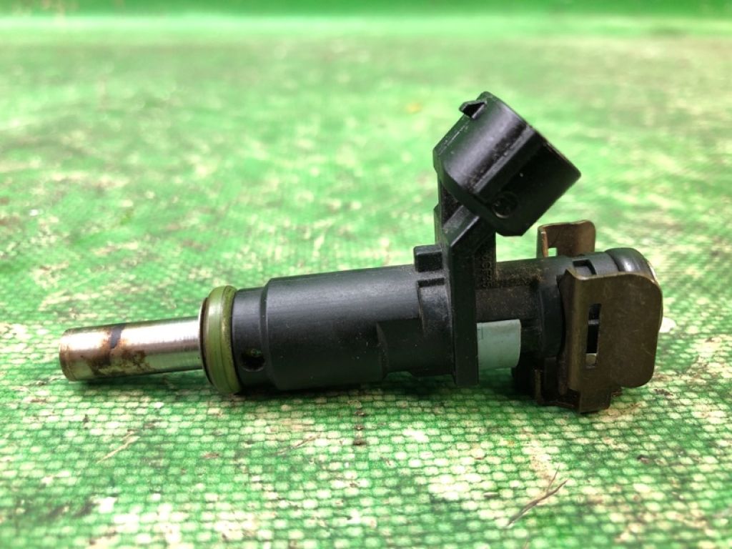 07K 906 031 C | Форсунка паливна VOLKSWAGEN JETTA 05-10