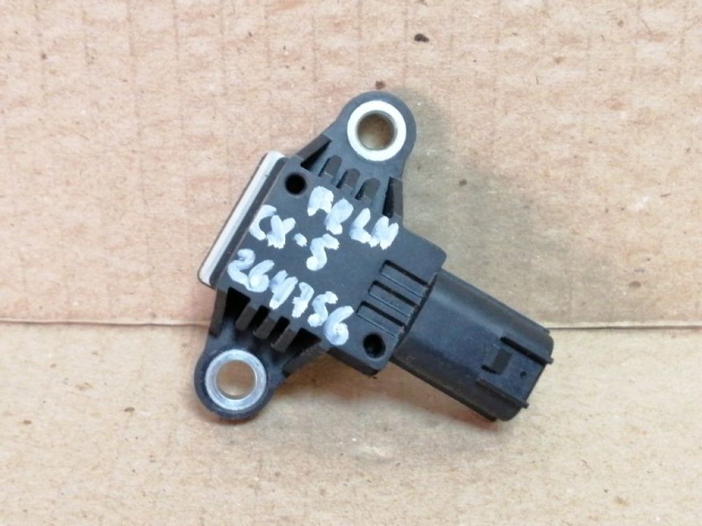 GMC8-57-KC0A | Датчик удару передн. лів. MAZDA CX-5 (KE) 11-17