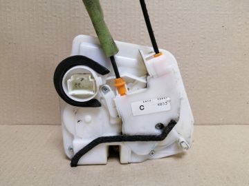 Замок двері задн. лів. MAZDA CX-5 (KE) 11-17