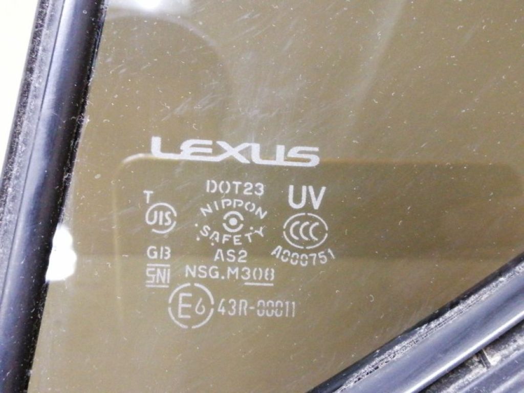 68124-76010 | Скло дверей глухе задн. лів. LEXUS CT200 11-17 - Фото 2