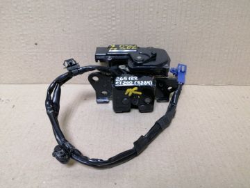 Замок кришки багажника LEXUS CT200 11-17