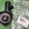 256302G700 | Корпус термостату HYUNDAI SANTA FE (DM) 12-18 - Прев'ю 2