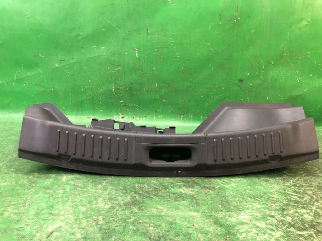 BE8Z-5440374-AA | Накладка на порог багажника FORD FIESTA 08-17 - Фото 6