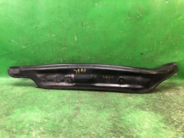 Пластик под лобовое стекло / Жабо VOLKSWAGEN JETTA 05-10