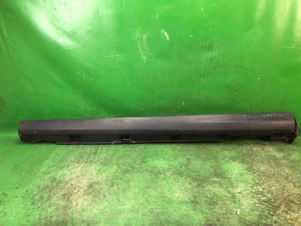 CP9Z-581017-7B | Накладка порогу зовнішня лів. FORD FOCUS 10-18