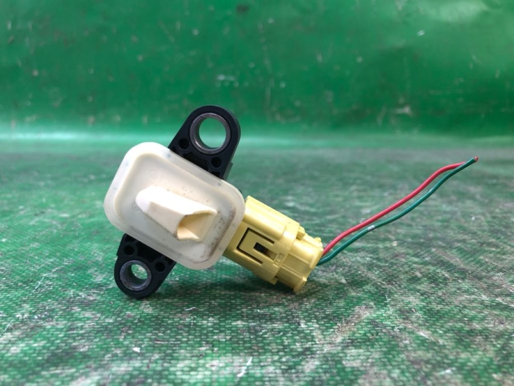 98836-1MA0A | Датчик удару NISSAN JUKE 10-19