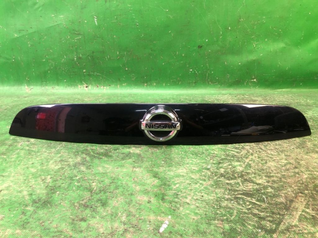 90810-1KS1B | Панель підсвічування номера NISSAN JUKE 10-19
