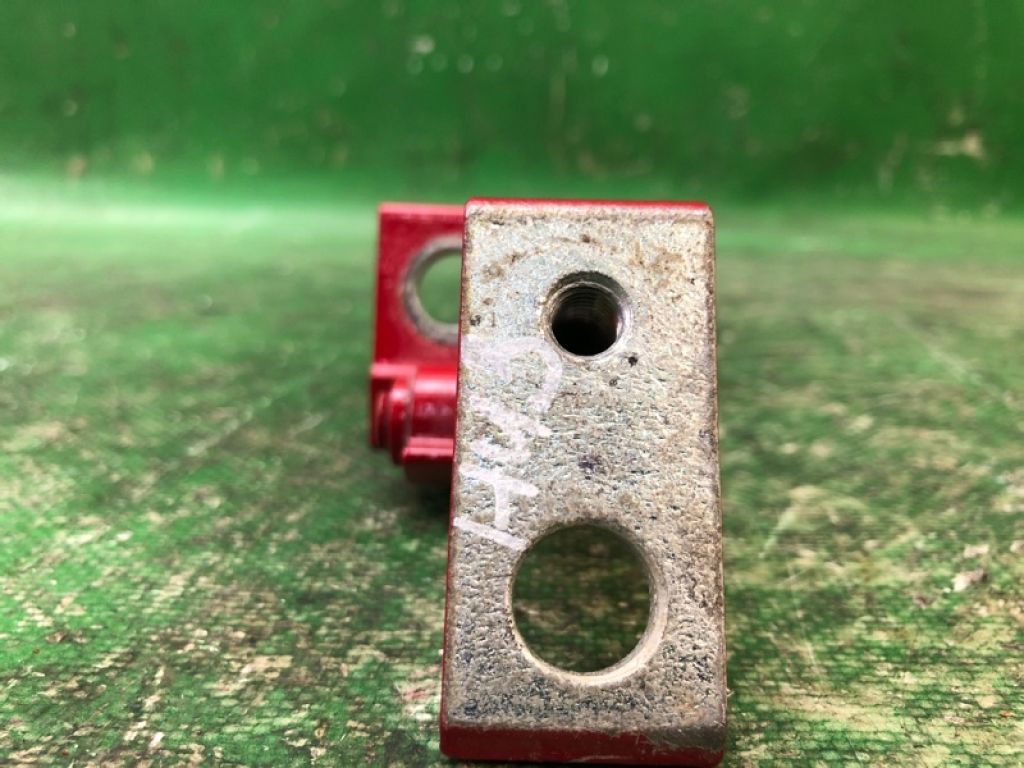 8K0 831 402 H | Петля двери нижняя задн. прав. VOLKSWAGEN JETTA USA 10-17 - Фото 3