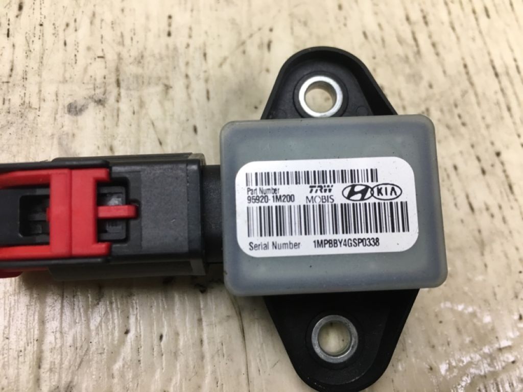 95920-1M200 | Датчик удара HYUNDAI SONATA YF 10-14 - Фото 3