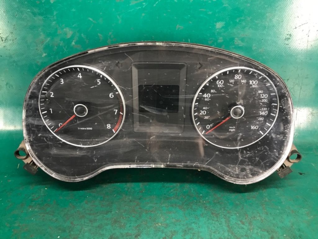 5C6 920 953 B | Панель приборов VOLKSWAGEN JETTA USA 10-17