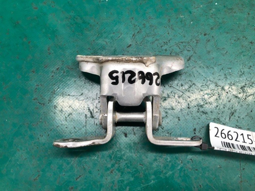 68760-06010 | Петля двері верхня задн. лів. TOYOTA CAMRY 50 12-15