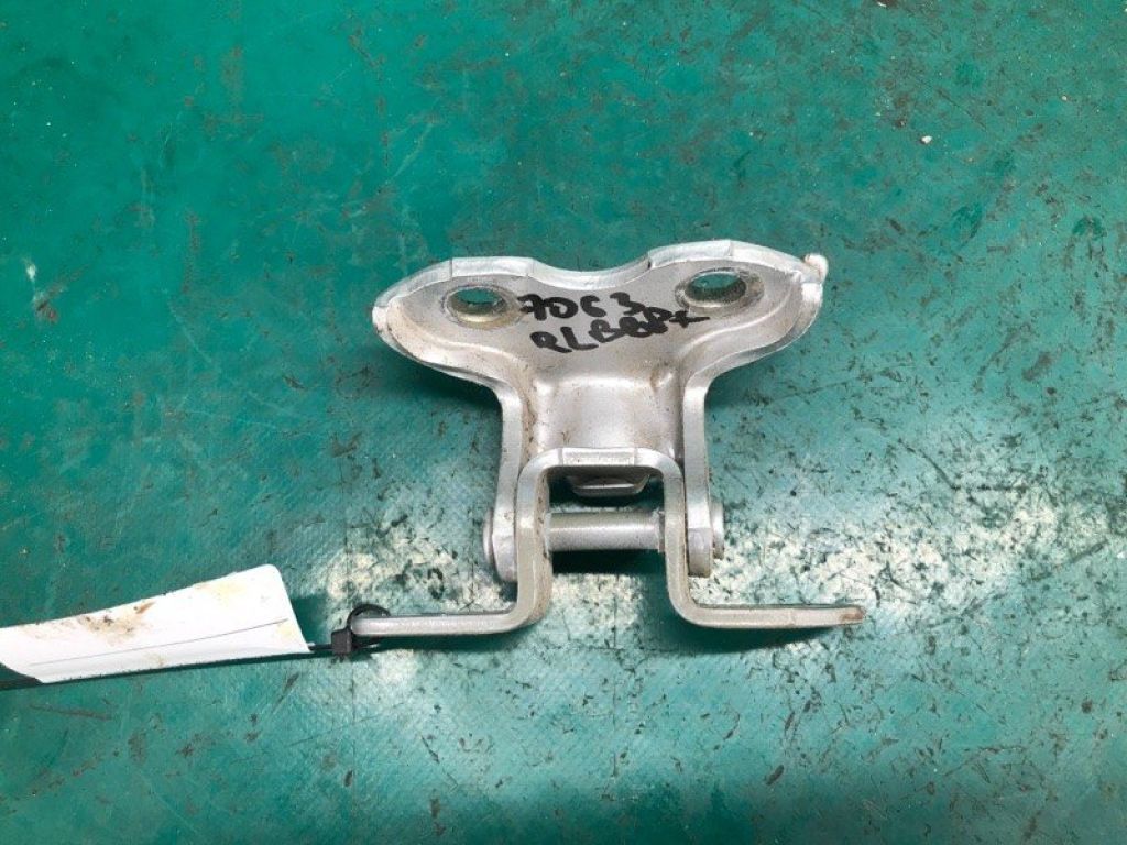 68760-06010 | Петля двері верхня задн. лів. TOYOTA CAMRY 50 12-15 - Фото 5