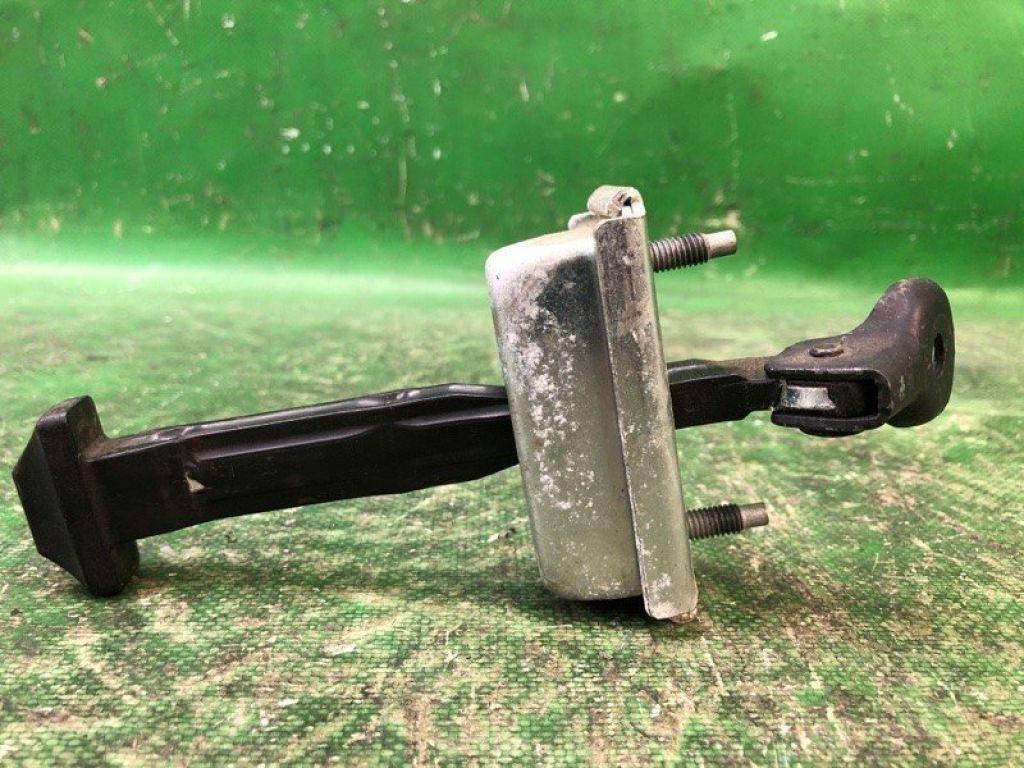 AE8Z-5423504-A | Обмежувач дверей передн. прав. FORD FIESTA 08-17 - Фото 3