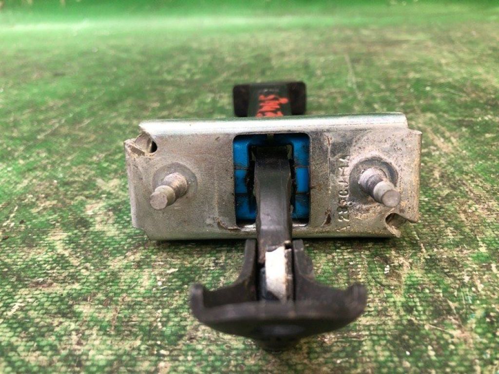 AE8Z-5423504-A | Обмежувач дверей передн. прав. FORD FIESTA 08-17 - Фото 4