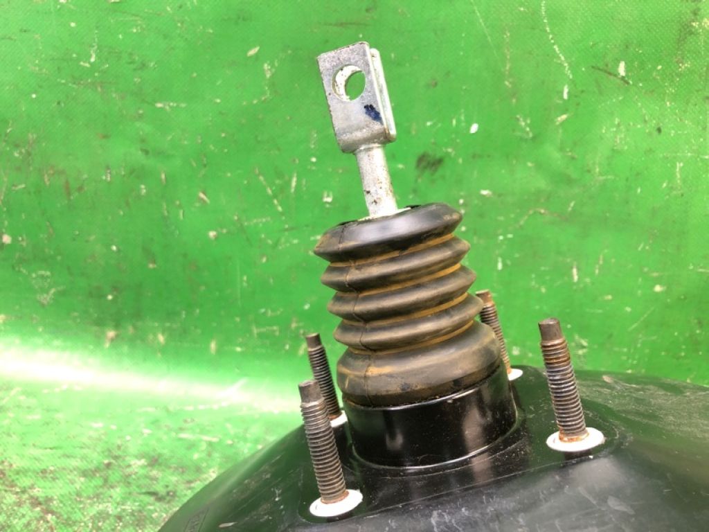 AE8Z-2005-A | Вакуумный усилитель тормозов FORD FIESTA 08-17 - Фото 5