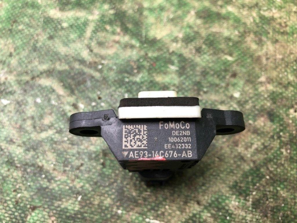 CT4Z-14B345-A | Датчик удара передн. лев. FORD FIESTA 08-17 - Фото 4