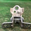 G2BZ-5426810-A | Петля двері нижня задн. прав. FORD FIESTA 08-17 - Прев'ю 4