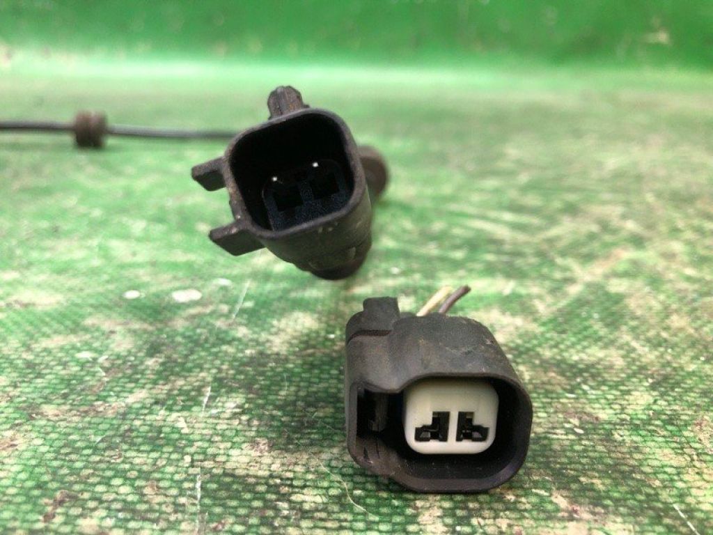 AE8Z-2C190-A | Датчик ABS задн. FORD FIESTA 08-17 - Фото 5