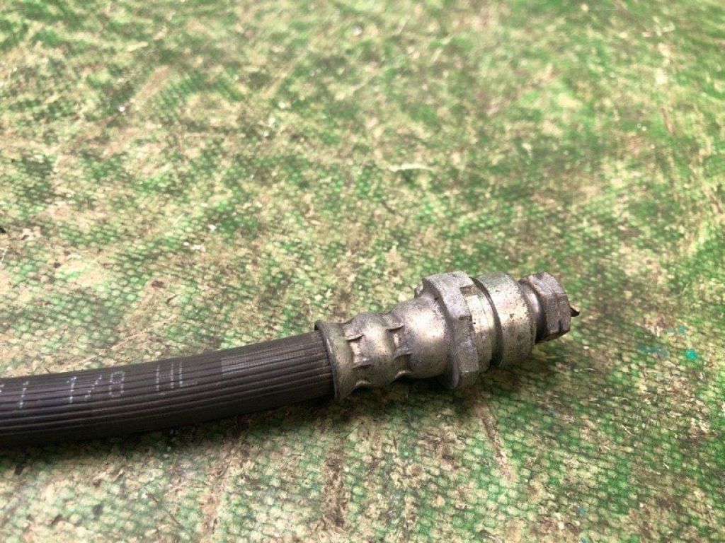 AE8Z-2268-C | Трубка тормозная задн. лев. FORD FIESTA 08-17 - Фото 3