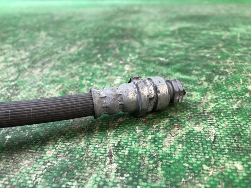 AE8Z-2267-A | Трубка гальмівна задн. прав. FORD FIESTA 08-17 - Фото 3